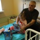 1/11: Дівчинку, якій з серця дістали уламок російської міни, виписали з лікарні / Фото: Юлія Овсяннікова, Укрінформ