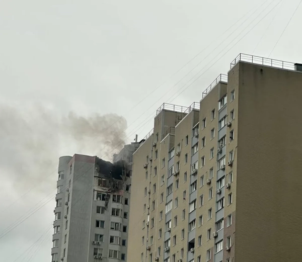 ЗСУ відбивають атаки: наслідки влучання ворожого дрона у…