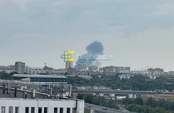 Нова атака дронів: Московський НПЗ палає вдруге