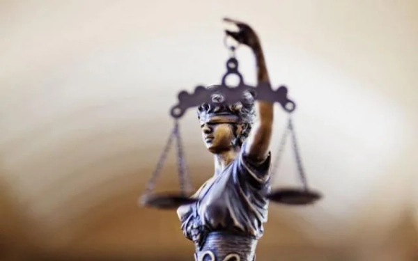 Які проступки адвоката призведуть до позбавлення права займатися професією