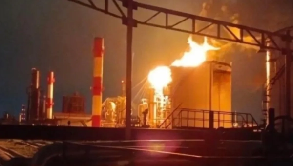 Рязанський НПЗ припиняє переробку нафти через атаку дронів
