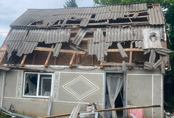 На Харківщині дрон-камікадзе влучив у авто: двоє загиблих, один поранений