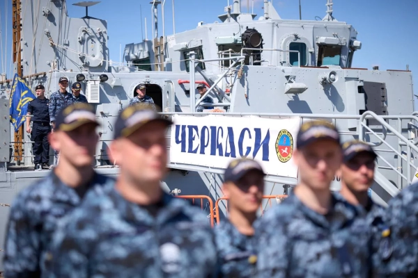 Зеленський та Бернем прибули на борт українського флагмана “Черкаси”