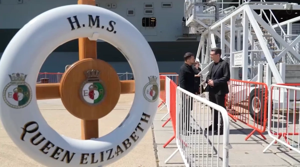 Зеленський та прем’єр Британії провели зустріч на борту авіаносця HMS Queen Elizabeth
