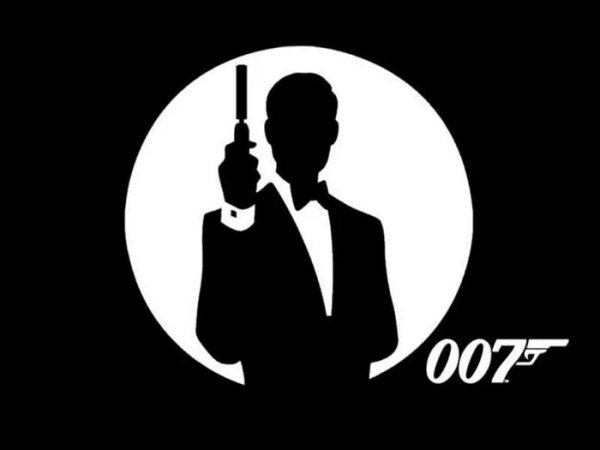 Стівен Содерберг: Чому агент 007 не може бути жінкою чи темношкірим
