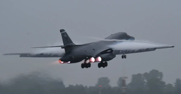 США вперше застосували бомбардувальник B-1 проти Ірану: Axios повідомляє деталі