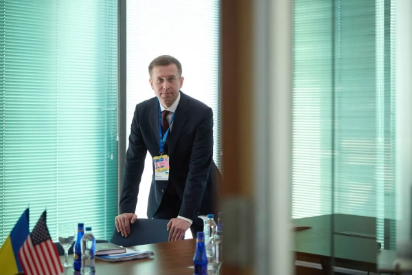 Корецький представив фракції "Слуга народу" бачення роботи уряду, його досвід вважають корисним - Арахамія