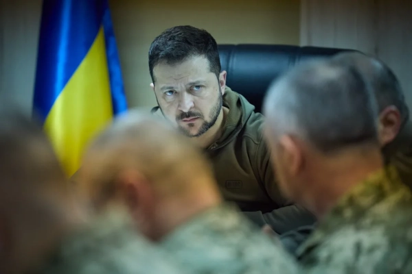 Зеленський веде активні переговори з командуванням ЗСУ: деталі від Офісу Президента