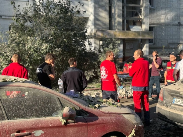 Львів під ударом: майже 20 поранених, рятувальники визволяють людей з-під руїн