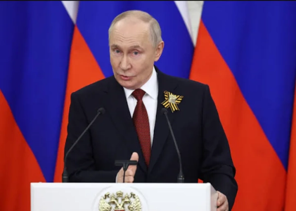 путін знову “блиснув знанням” історії: які сусідні країни претендують на захід України