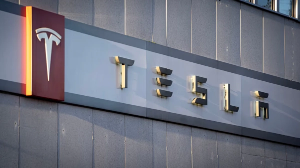 Акції Tesla втратили 15%: аналізуємо причини падіння після фінансового звіту