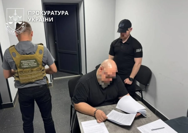 Викрито схему: військових лікарів підозрюють у незаконному привласненні 2,35 млн грн “бойових” виплат