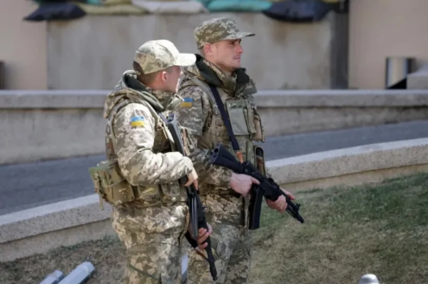 “Українські військові” у Загребі: що відбувалося біля відомого готелю?