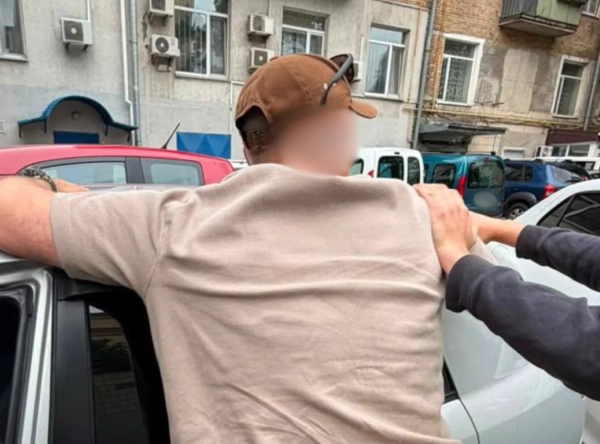 Киянину зламали кар’єру: псевдоспецслужбисти обікрали пенсіонерів на 12,5 млн грн