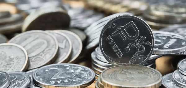Росіяни вивели з банків 2,5 трлн рублів: падіння довіри чи нова реальність?