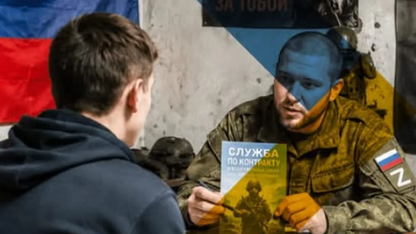 Змушують служити: як окупанти вербують мешканців ТОТ до армії РФ на тлі безробіття