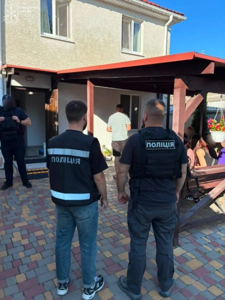 В Одесі викрили “реабілітаційний центр”, де тримали в рабстві залежних людей