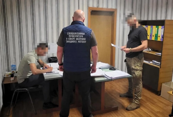 Військовому на Львівщині загрожує відповідальність за незаконні бойові виплати: оголошено підозру