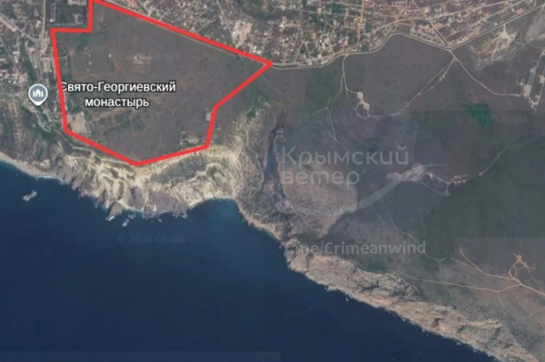 Вибухи в Севастополі: потужна пожежа охопила місто, лунає детонація