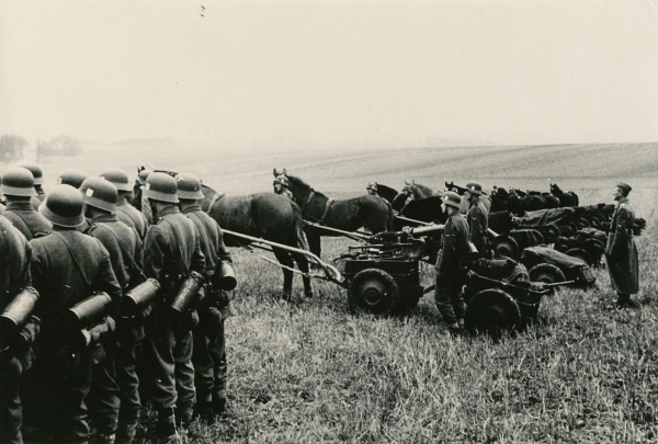 2-Viddil-zv---yazku-bilya-Ozhidova.-Lipen-1944-r