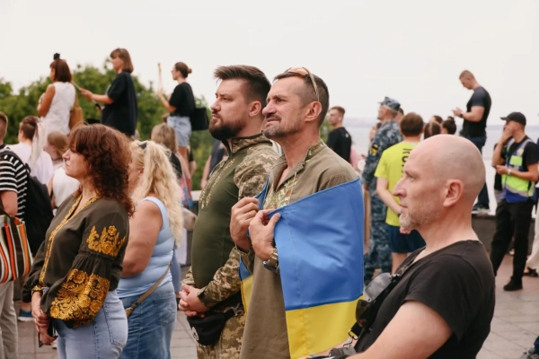 35-метровий прапор України на сходах