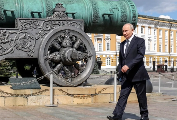 Фінансові труднощі: Росія змушена урізати витрати на 35% через зростаючий дефіцит бюджету