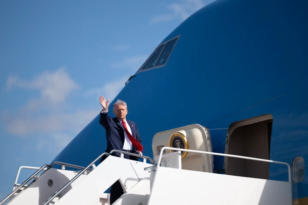 Трамп розкрив подробиці таємного вильоту з Туреччини: літак-приманка здійснив успішну операцію