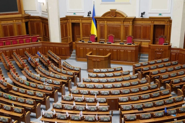 Слуга народу” вітає нових облич: хто зайняв місця у Верховній Раді та їхній шлях до парламенту
