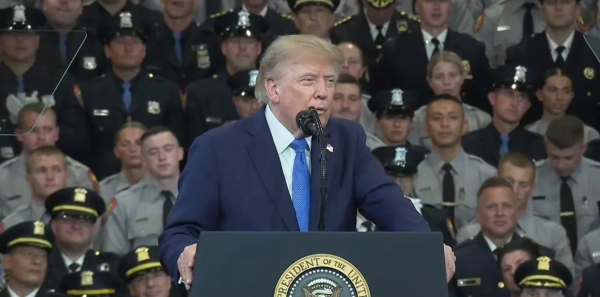 Трамп закликає суд дозволити добудувати бальну залу Білого дому