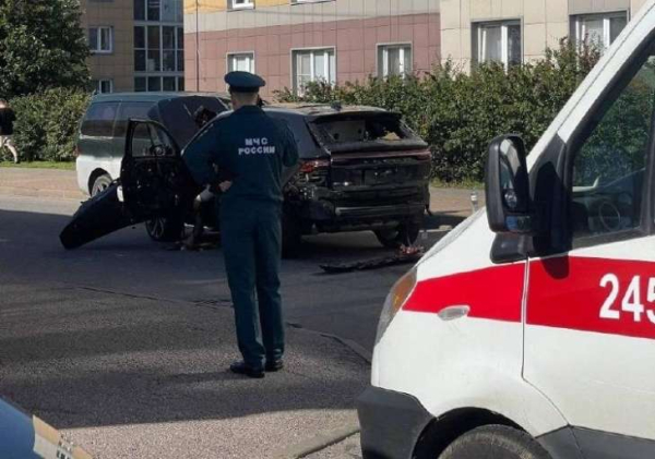 Замах на окупантів: У Петербурзі вибухнув автомобіль підполковника РФ, він загинув