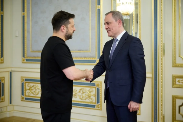 Зеленський зустрівся з очільником МЗС Азербайджану: історична зустріч вперше з початку повномасштабного…