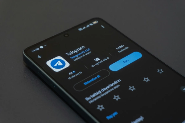 Telegram знову під прицілом App Store: як один користувач спричинив блокування