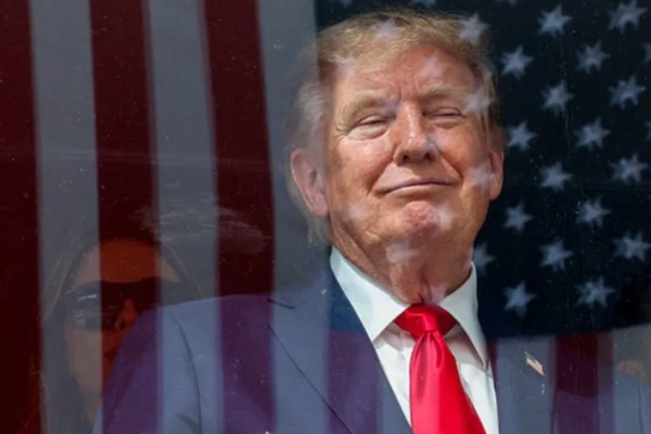Трамп узгодить стратегію з нафтопереробниками для зниження цін на бензин