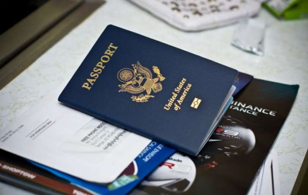 США зупинили видачу імміграційних віз: що це означає для українців