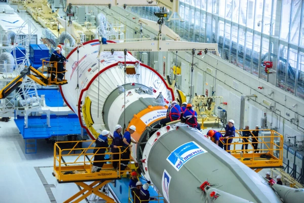 Як знищення заводу “Прогрес” гальмує космічну програму Росії