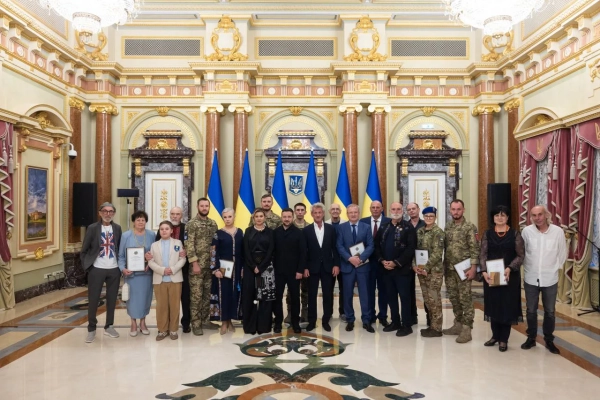 Зеленський вшанував 20 “Національних легенд України” найвищою державною відзнакою