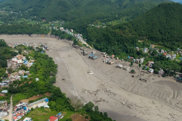 Європа пропонує допомогу Непалу та Китаю після масштабних повеней