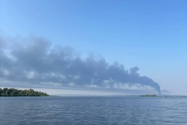 Генштаб ЗСУ: Два російські НПЗ та бурова “Сиваш” зазнали успішних ударів