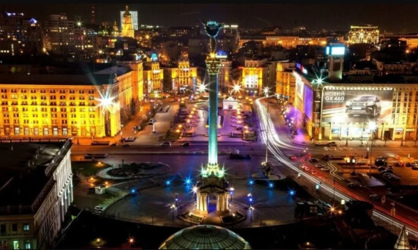 Київ: Рятувальники визволили постраждалих з-під завалів, ліквідовано витік аміаку