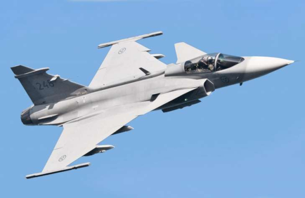 Над Угорщиною: винищувач Gripen впав неподалік військової бази