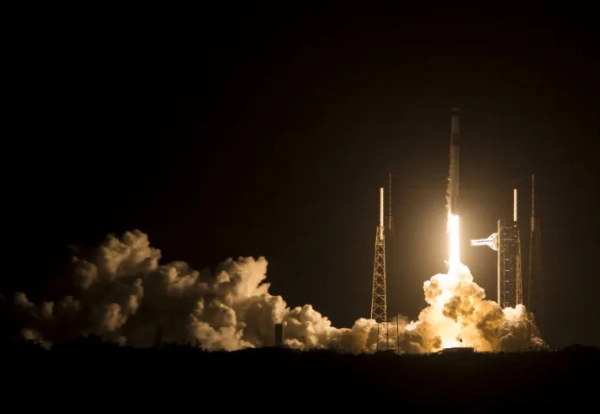 NASA та SpaceX: Запуск до МКС перенесено через несправність корабля Dragon