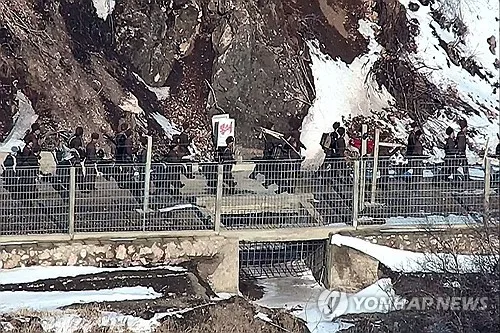 Північнокорейські військові перетнули кордон: Південна Корея відповідає попереджувальними пострілами