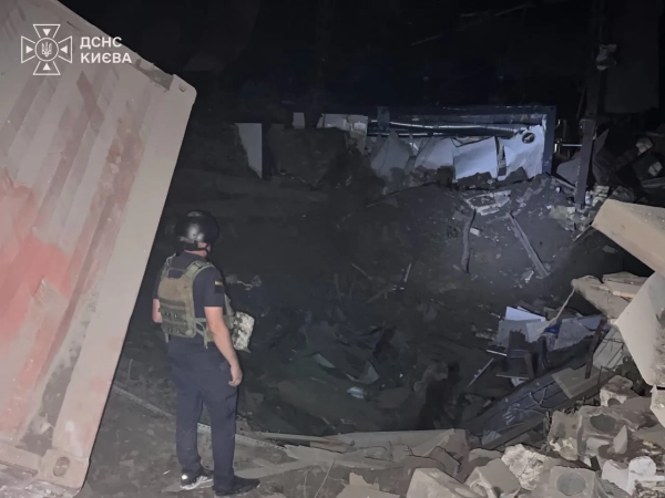 Балістична ніч у Києві: ракета пошкодила дитячу лікарню, є потерпілі