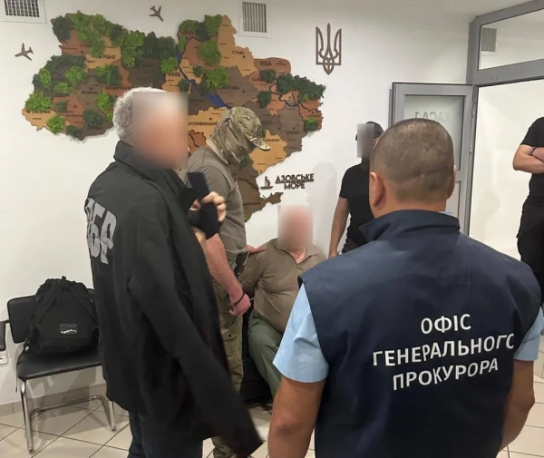 Адвоката затримали на хабарі в 5 мільйонів доларів за закриття справи