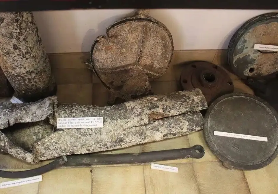 Деталі лінкору "Франція".