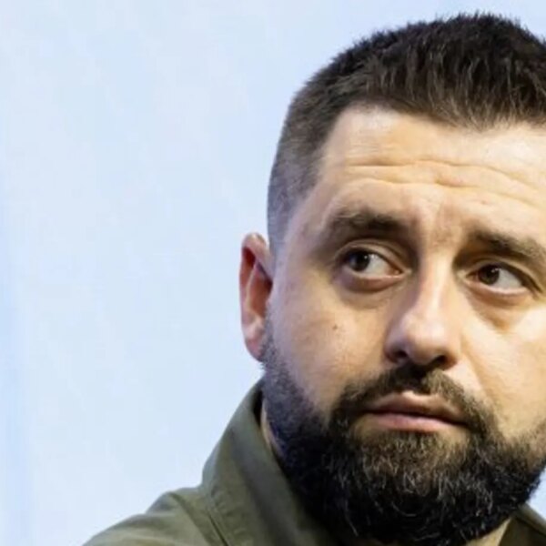 Томенко: дисертація Арахамії — “наукова фантастика”, що пояснює стійкість “слуг народу”
