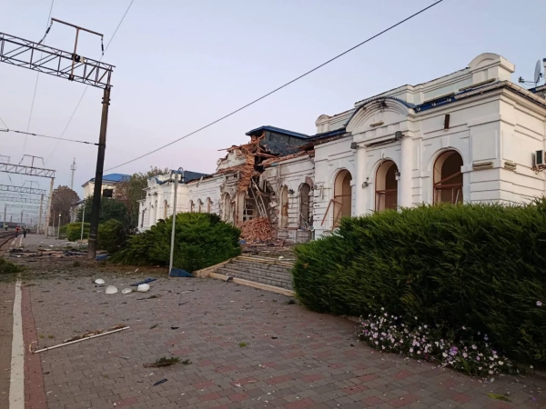 Російський удар по залізниці: пошкоджено вокзал Берестина, обмежено рух електрички на кільці в Києві