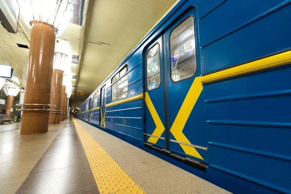 Київ: метро працюватиме під час тривоги, скорочується комендантська година