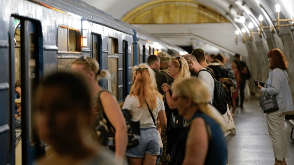 Повітряні тривоги: Кабмін оновлює правила для транспорту, бізнесу та комендантської години