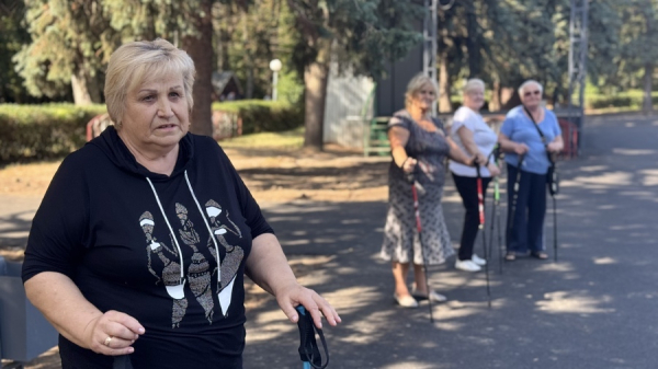 Вінницькі пенсіонери влаштували спортивну прогулянку для підтримки здоров'я.